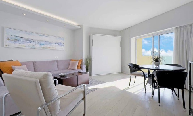 Herzliya Pituach Apartment | The Sharon Sky Suite