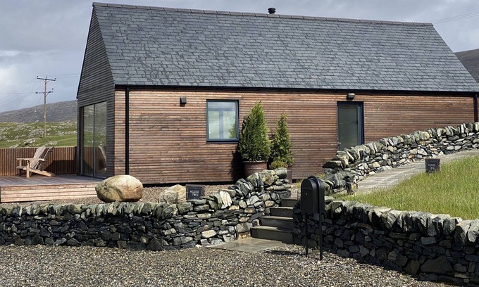 Glen Kyles Cottage | THE SHEEP STATION TWO, romantic, luxury holiday cottage in Leverburgh