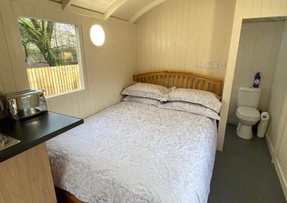 Bridgend Other | The Shepherd's Hut @ Pandy Farm