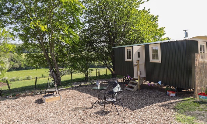 Denton Cottage | THE SHEPHERDS HUT AT MARLEY, pet friendly in Barham, Kent