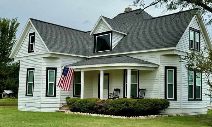 Shiner House | The Shiner Hillton that makes you feel at home!