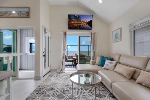 Townsite Villa | The Shining Sea A