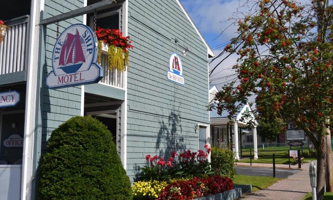 Alexandria Bay Hotel | The Ship Motel