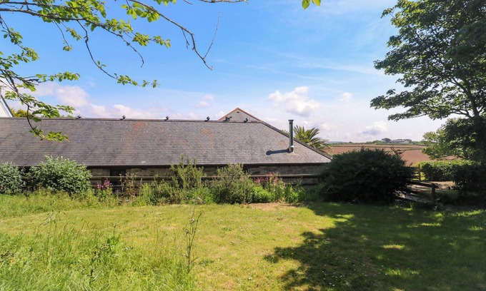 Rosudgeon Cottage | THE SHIPPEN, pet friendly, character holiday cottage in Rosudgeon