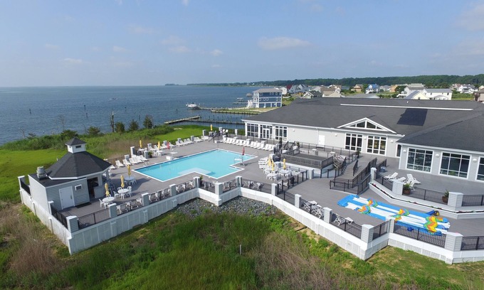 Captain's Cove House | The Shore Shanty - 25 minutes to Chincoteague!