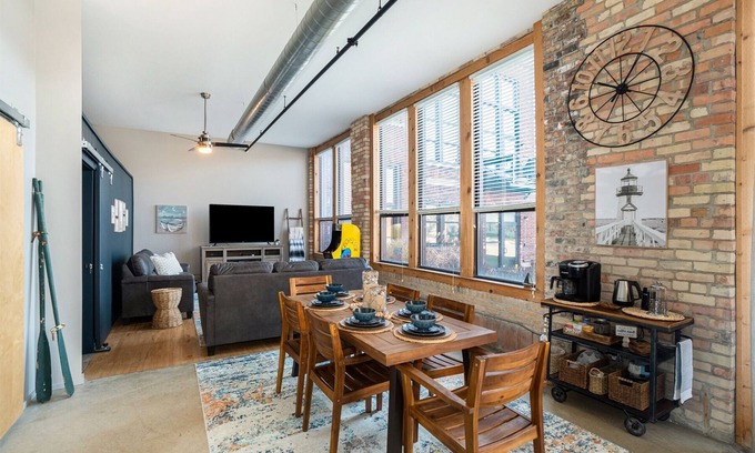 South Haven Condo | The Shoreline Vibe | Brand New Downtown SoHa Loft | Pool/Hot Tub | Movie Theater