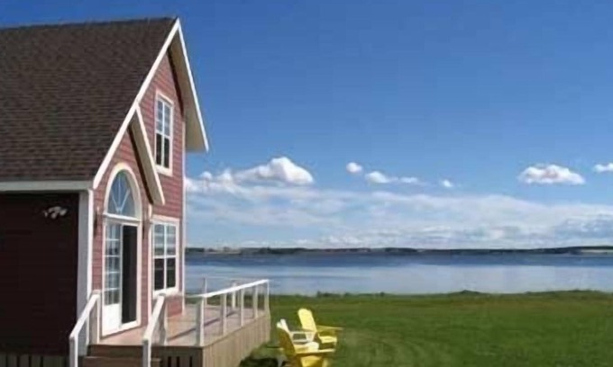 Darnley Cottage | The shores at Darnley Cottage