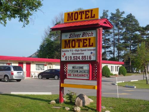 Central Huron Hotel | The Silver Birch Motel