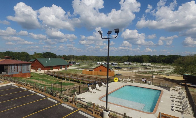 Canton RV Rental | The Silver Spur Resort - Campsite