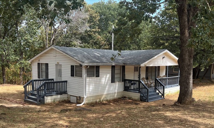 Kingston House | The Simple Sandy Shanty