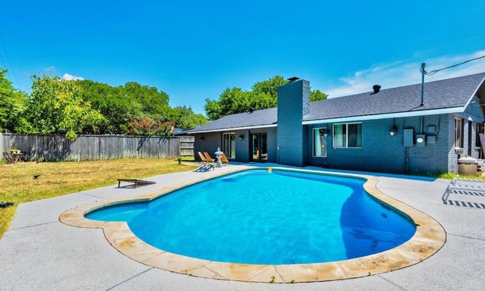 Round Rock West House | The Sinatra - Fun 5BD Home Huge Pool Game Room