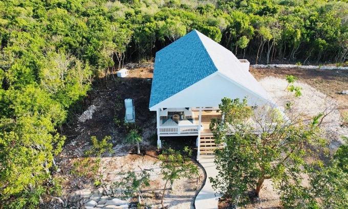 Gregory Town House | The Sip Sip Cottage.