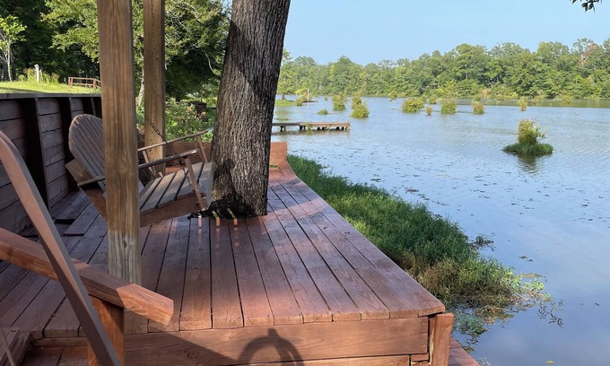 Aliceville House | The Sipbee Camphouse on the river. Relax and fish with family and friends.