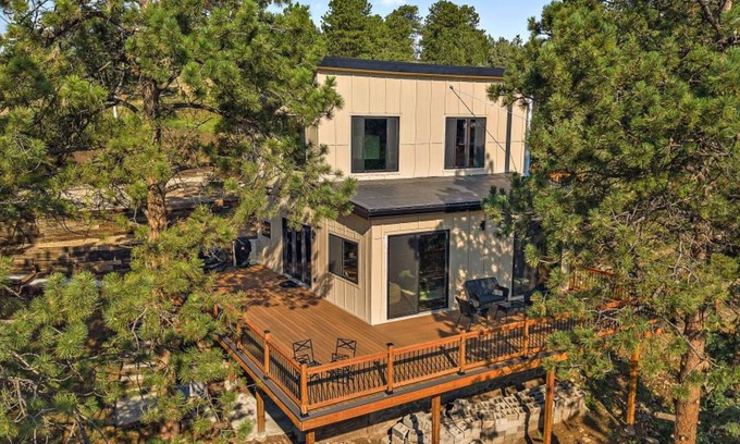 Bailey Cabin | The Sky Loft Boutique
