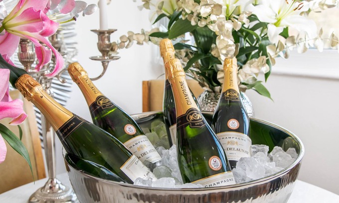 Winchester Apartment | The Sky Penthouse, City Centre Luxury