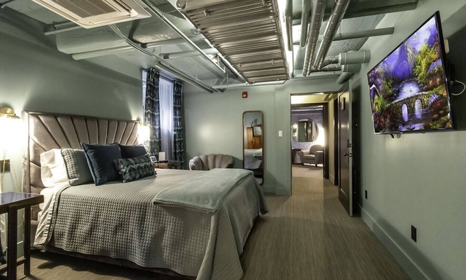 East Aurora Hotel | The Slick Willie Sutton Room @ The Bank