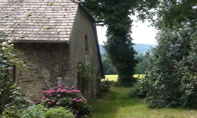 Folles House | the small estate, haven of peace