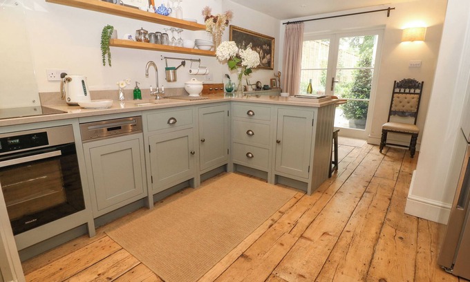 Minchinhampton Cottage | The Snug No 35 West End