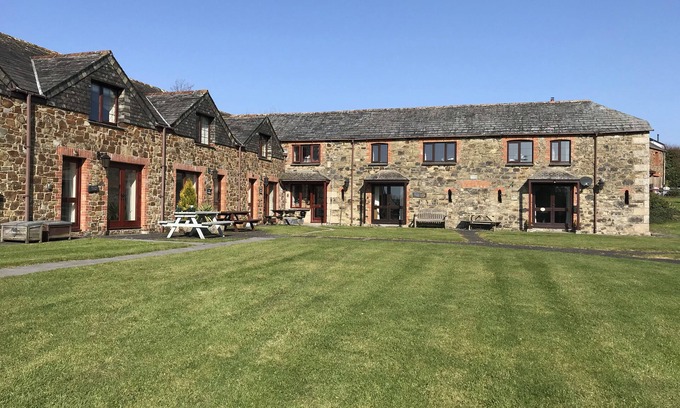 Wadebridge Cottage | The Snug. Pretty cottage/barn conversion close to Rock, Polzeath and Padstow