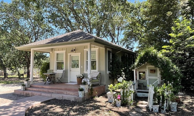 Sonoma Cottage | The Sonoma Nest, A charming farm experience