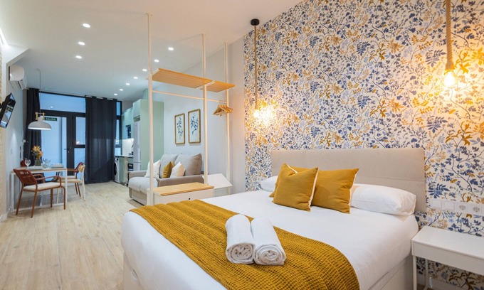 Jesus Apartment | The Sorolla Apartment II by Florit Flats