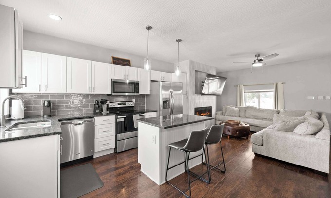 Columbus House | The Southern Nook - For 8