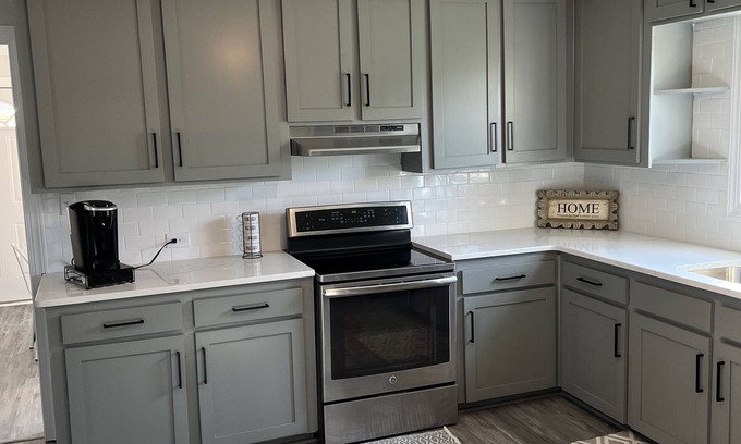 Monroeville House | The Southern Pecan