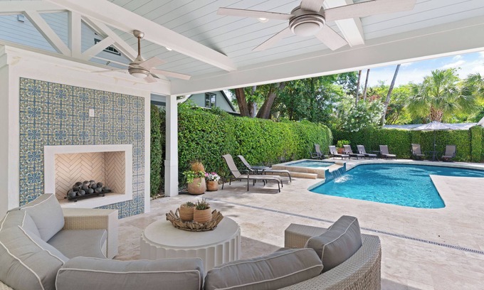 East Beach House | The Southern Whippoorwill on East Beach with Pool, sleeps 10