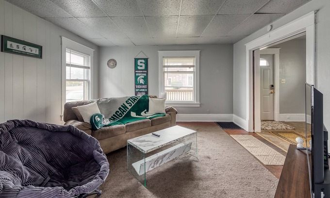 Lansing House | The Spartan Den