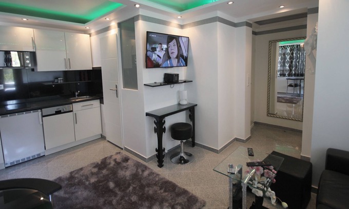 Hartenberg-Munchfeld Apartment | THE SPECIAL WITH CHARM, FLAIR & STICK