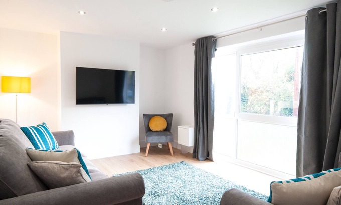 Cheltenham House | The Spitfire - Newly renovated 3-bed house in Cheltenham