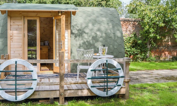 Beckingham Cottage | The Squirrels (Strelley Barn)