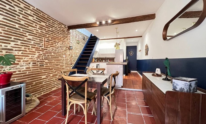 Saint-Cyprien Apartment | The St Cyp' - Bricked wall and cozy in Toulouse