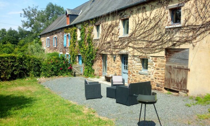 Les Champs-de-Losque Other | The stables of Losque