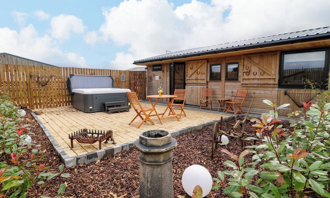 Derbyshire Cottage | THE STABLE, romantic, character holiday cottage in Church Broughton