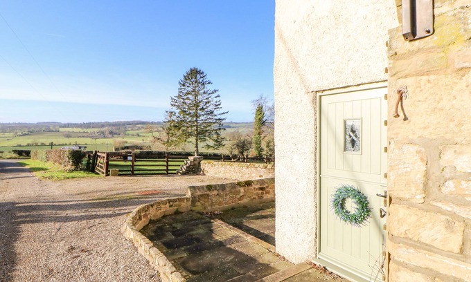 Richmond Cottage | THE STABLE, SEDBURY PARK FARM, romantic in Gilling West