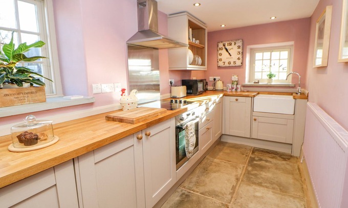 Richmond Cottage | The Stable, Sedbury Park Farm