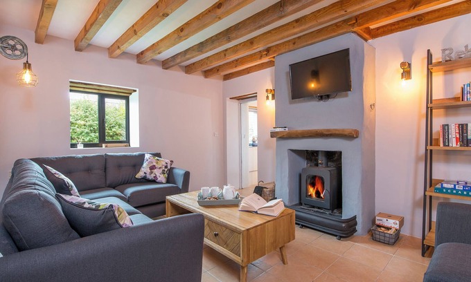 Castlemartin Cottage | The Stables and Bullpen, Holiday Cottage Castlemartin, Sleeps 6, 3 bedrooms, bathrooms