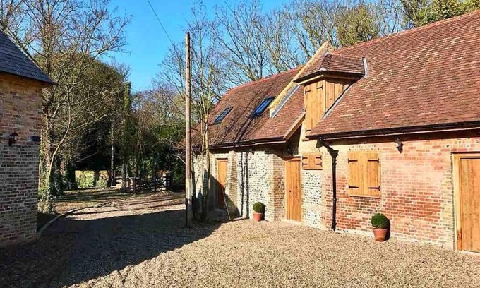 Broadstairs House | The Stables at Historic Grade ll Listed Farm