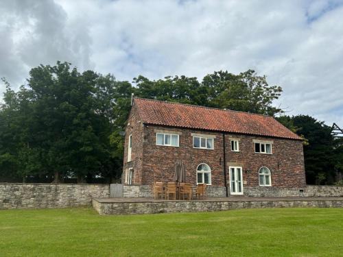 Normanby House | The Stables