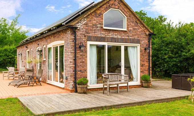 Crudgington Cottage | THE STABLES, pet friendly, luxury holiday cottage in Crudgington