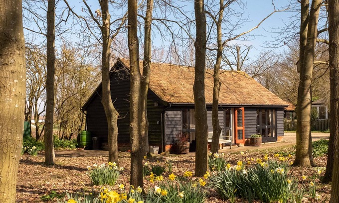 Theberton Cottage | The Stables, Theberton - sleeps 2 guests in 1 bedroom