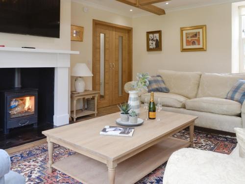 Montrose House | The Stables - Uk11108