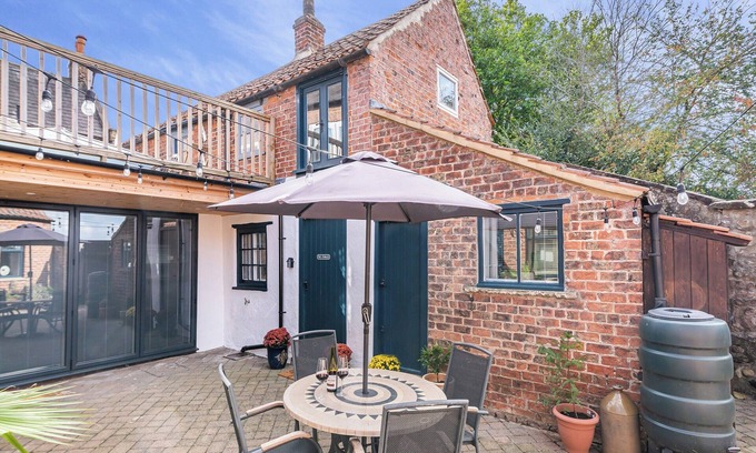 Sharow Cottage | The Stables - UK44766