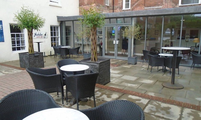 Andover Hotel | The Star and Garter