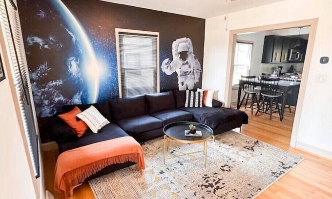 Lynchburg House | The Stardust Homen