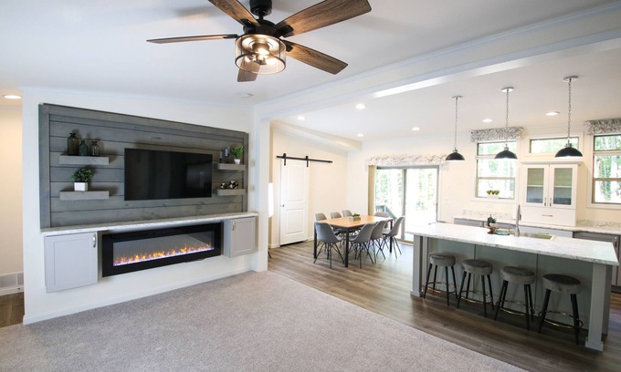 Sturgeon Bay Cabin | The Stargazing Cottage modern 3 bedroom home Door County