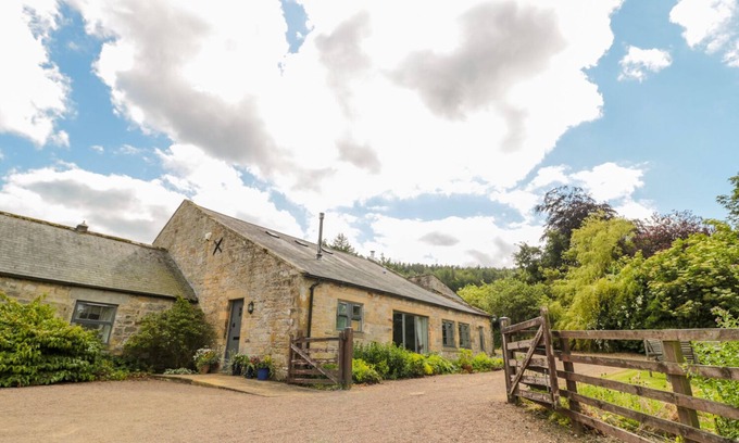 Old Bewick Cottage | THE STEADINGS, pet friendly, character holiday cottage in Rothbury