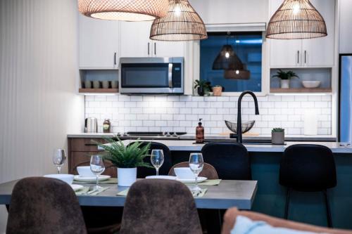Revelstoke Apartment | The Stellar Condo - Cozy 2 Bedroom with Hot Tub