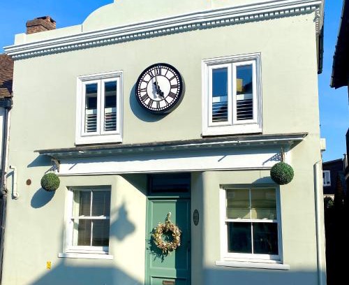 Midhurst Apartment | The Stock Exchange